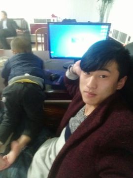 伟小傲主播照片