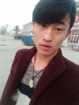 伟小傲主播照片