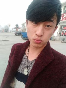伟小傲主播照片
