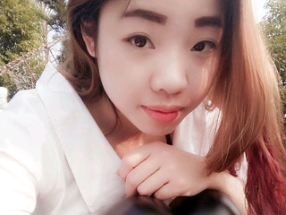 梁定標的主播照片
