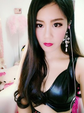 亲切家族主播照片