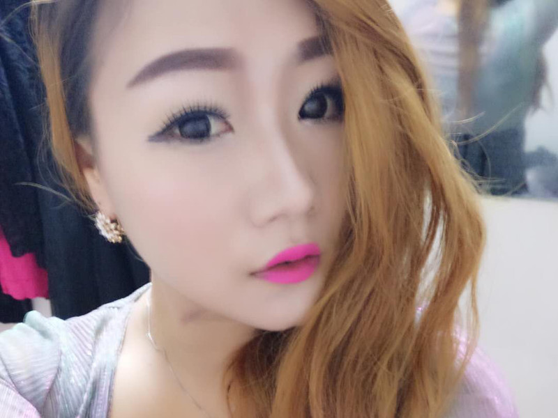莫，美的主播海报