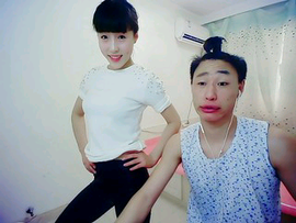 2514593039主播照片