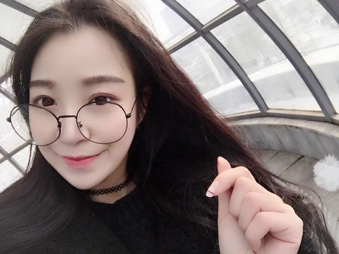 真由美小姐姐海报