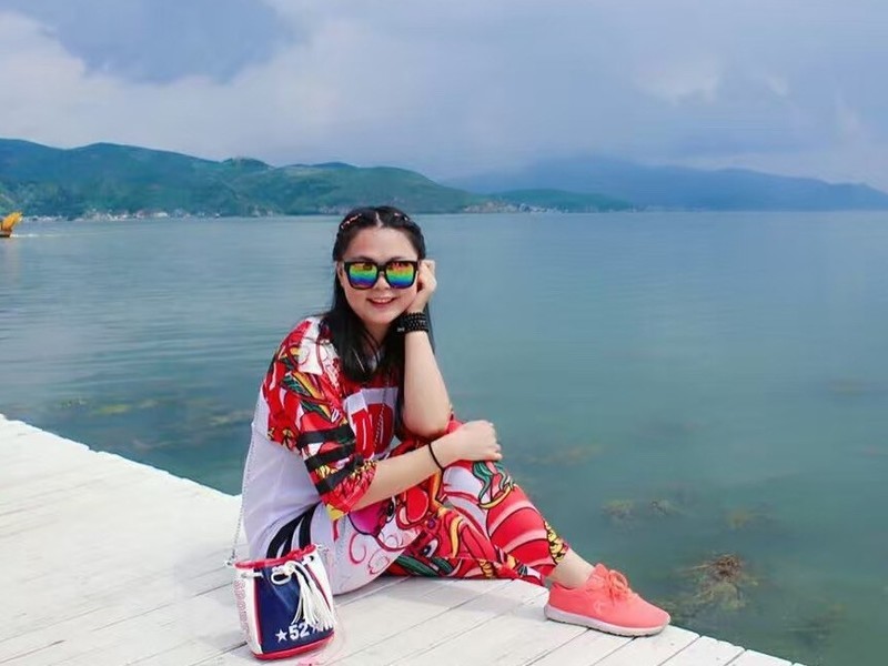 耶赫娜夏雨的主播海報