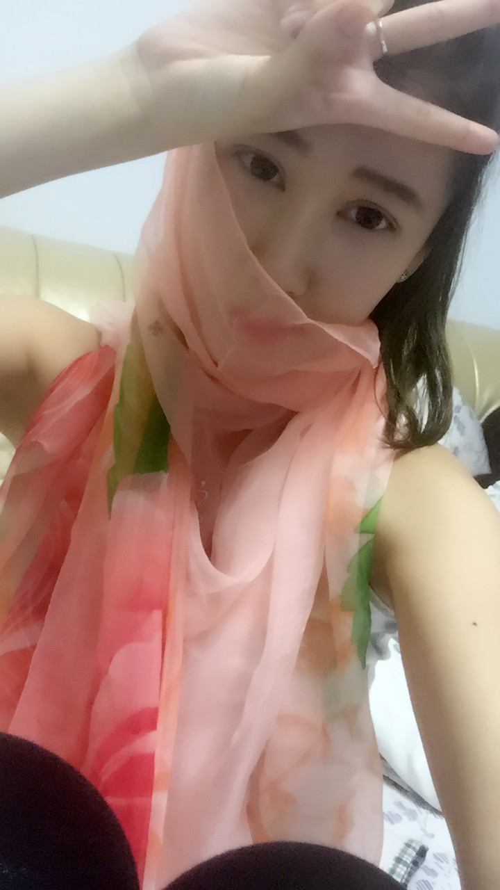 爱臭美的嘉嘉主播照片