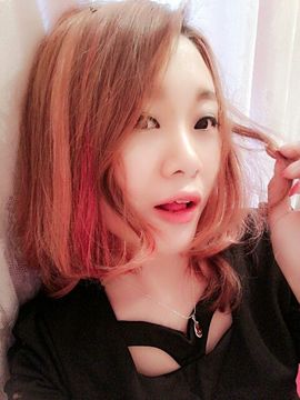 青四年主播照片