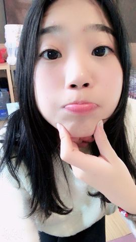 没才艺的丑女孩主播照片