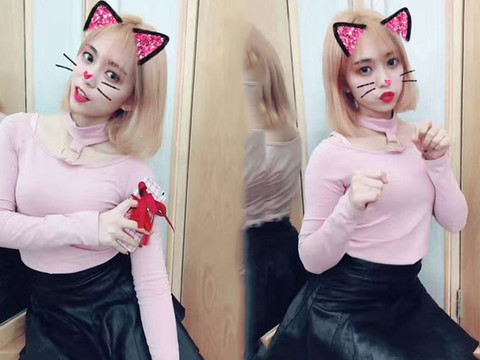 丸子💕海报
