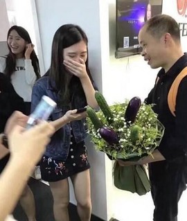 翠被冷落凄余馨主播照片