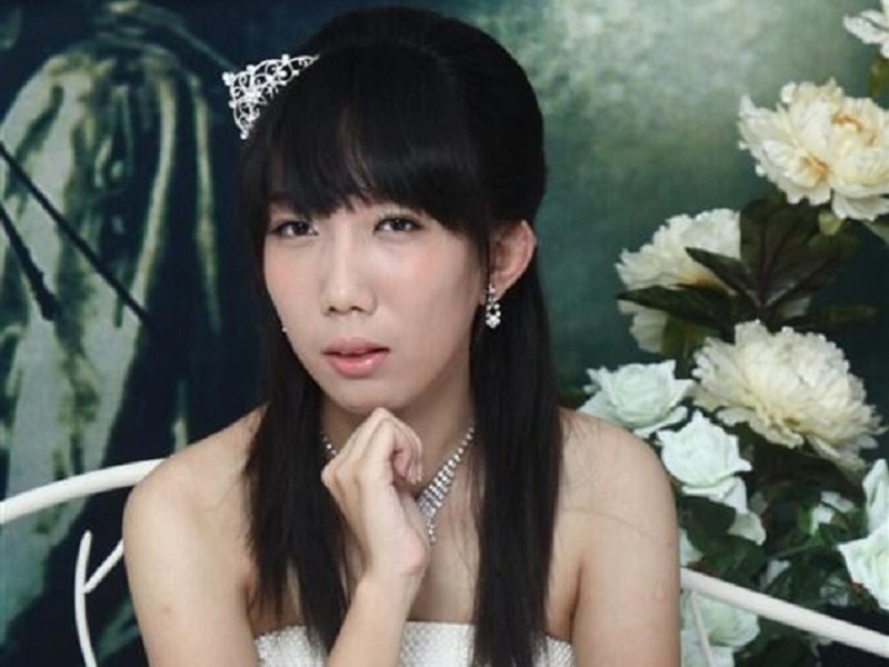 小白唱歌爱跑调的主播海报