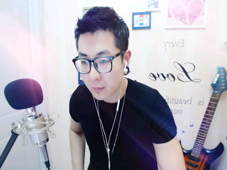 淡到极致的美主播照片