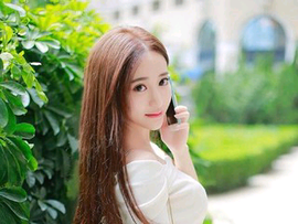 彝族歌王主播照片