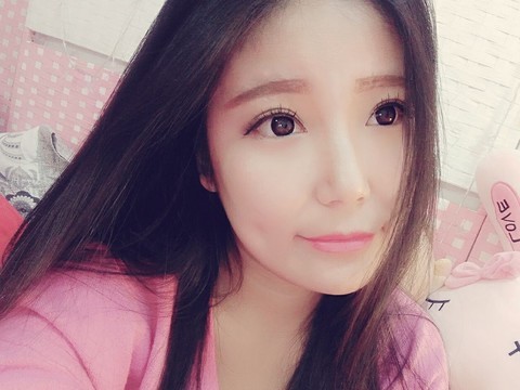wuli伊伊觉主海报