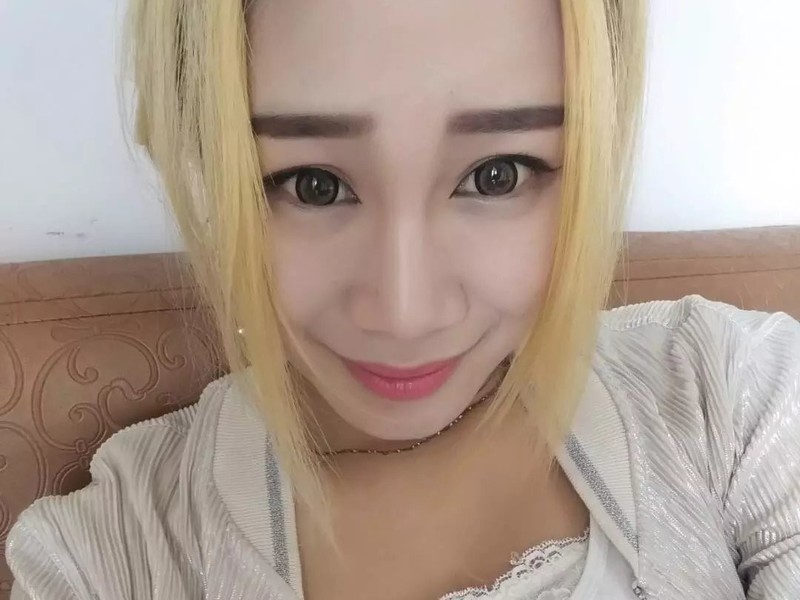 .。怂小小。°的主播海报