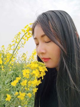 ￡八月￡用心唱主播照片