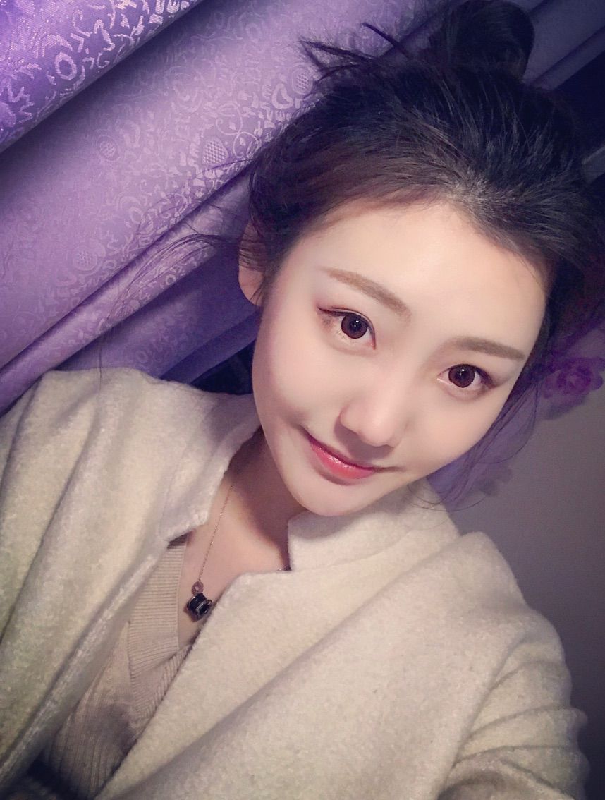 小一儿chris主播照片