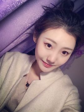 小一儿chris主播照片