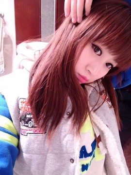 嵗玥蕪婧主播照片