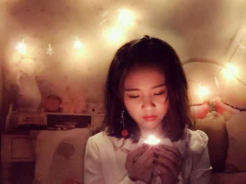 董瘦瘦的小时候海报