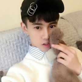 瞬间一年·转眼一生主播照片