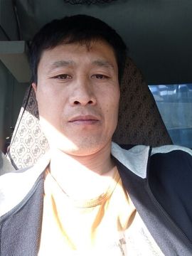 l立新主播照片