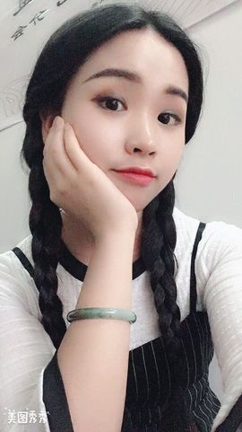 茶茶19号周年主播照片