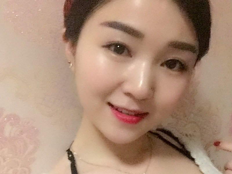 小白兔🍀的主播海报