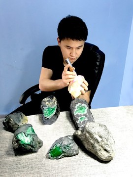 翠被冷落凄余馨主播照片
