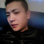 走在没有你的街，看着