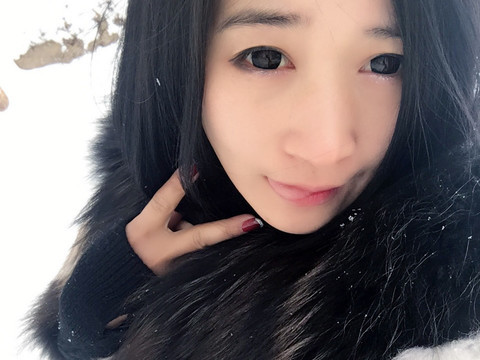 没人疼的妮海报