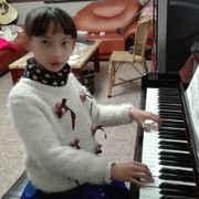 泱泱.