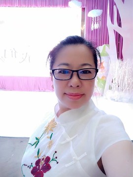 魅力女人唱民歌主播照片