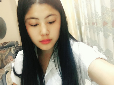 陈逗逗🌸海报