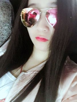小艺停播主播照片