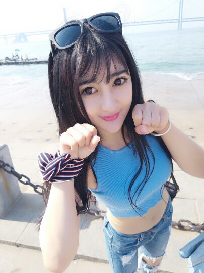 小美，求跑車周星的主播照片