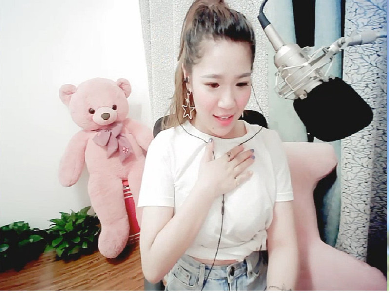 小情调💋💋的主播海报