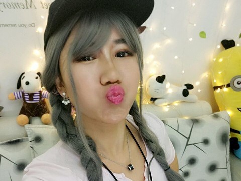 奈奈0h海报