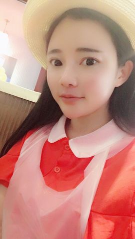 上善若水呦主播照片