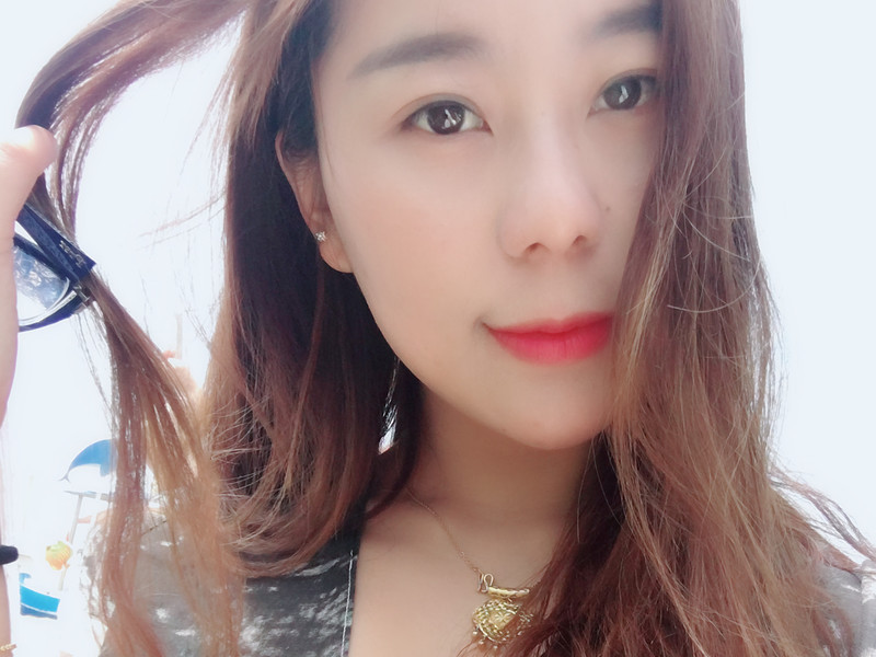 阿朵拉的主播海报