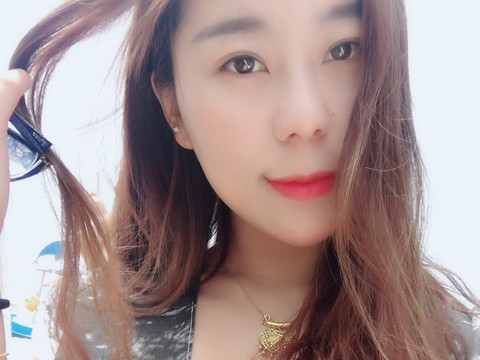 阿朵拉海报