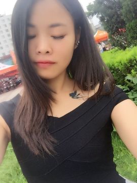 村花😯主播照片
