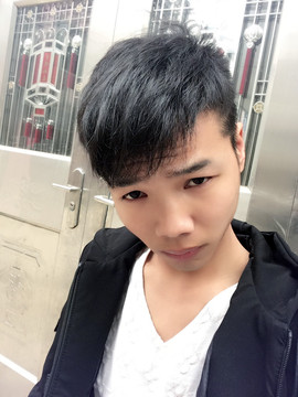 MC暴力猴主播照片