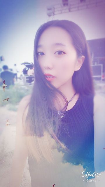 伍月的夏天的主播照片