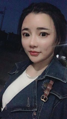 上善若水呦主播照片