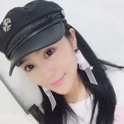 塔哥看着美琪吃棒棒冰