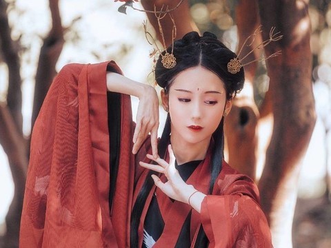 晨雾呜呜呜呜海报