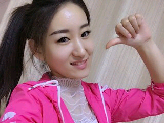 人生妞戏的主播照片