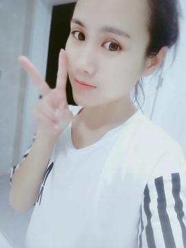 歌神德华主播照片