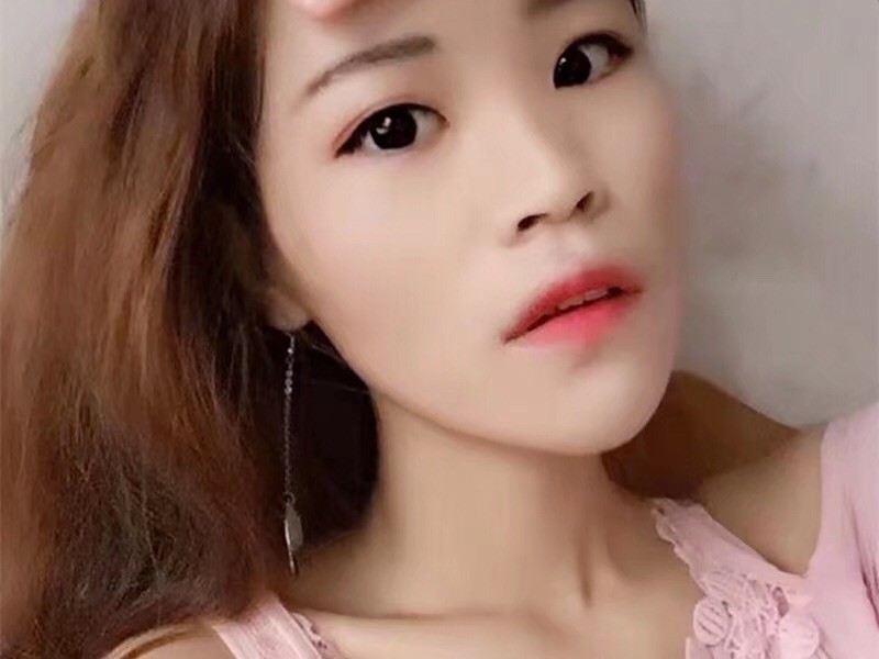 小静o5的主播海报
